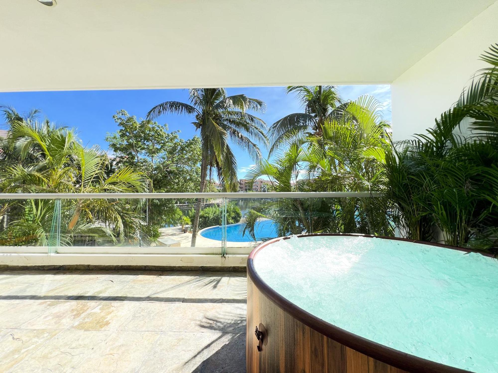 High-End Waterfront Condo At Secrets Waters Puerto Aventuras Kültér fotó